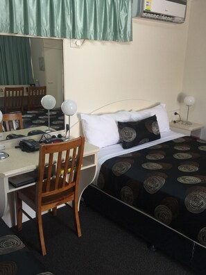 Twin Room | Premium bedding, pillow-top beds, minibar, individually decorated