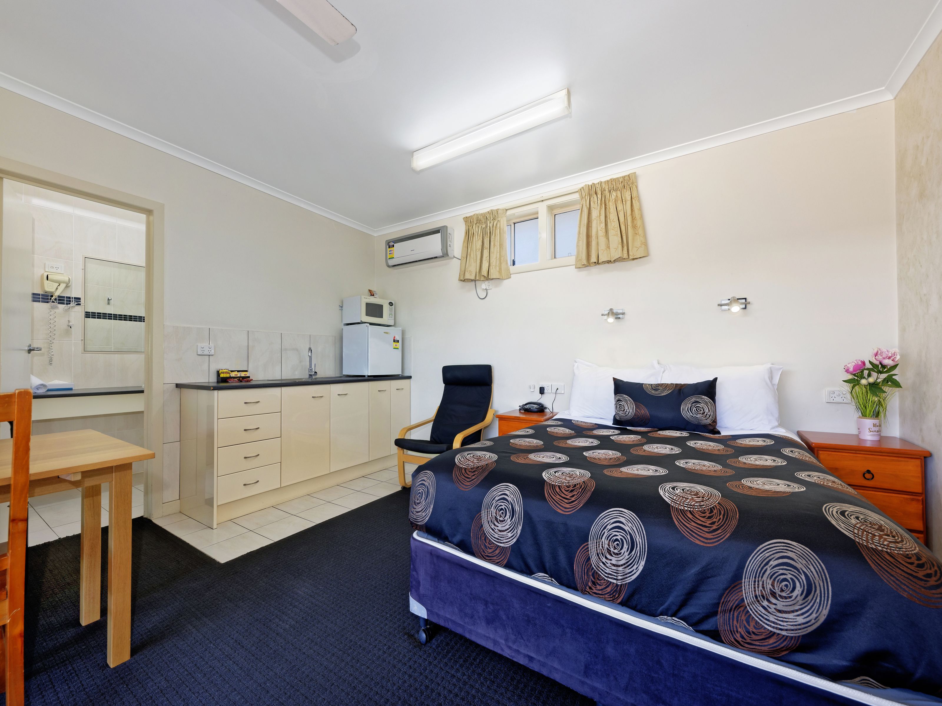 executive room, 1 queen bed | premium bedding, pillow-top beds, minibar, individually decorated