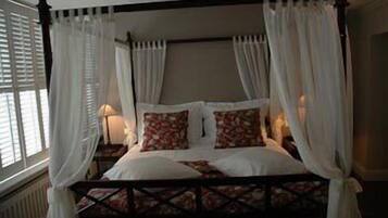 In-room safe, individually decorated, iron/ironing board, free WiFi