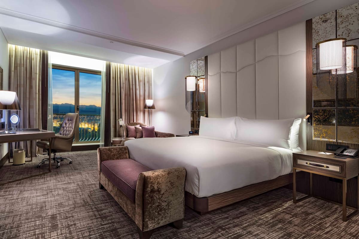 minibar, in-room safe, desk, blackout curtains