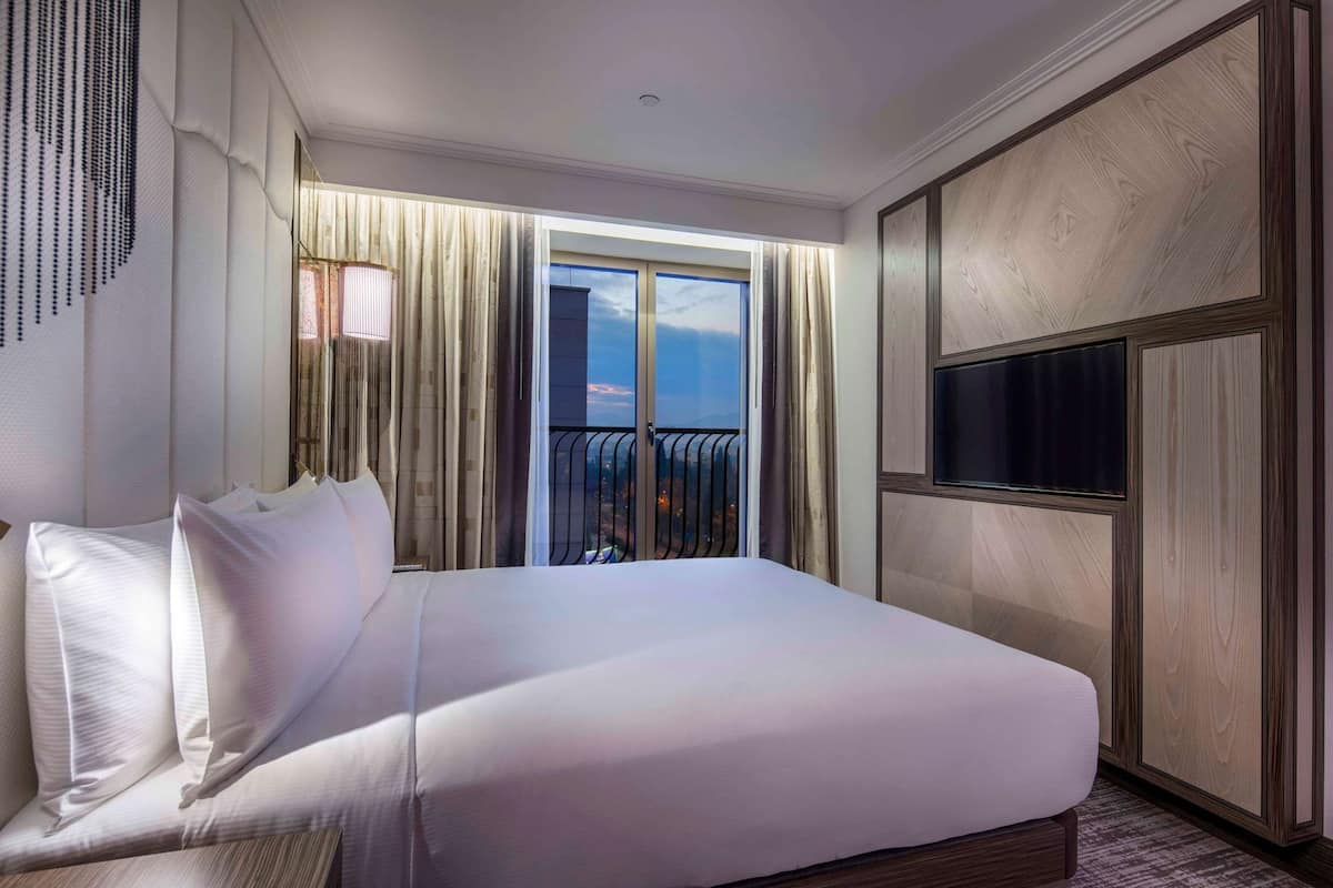 Minibar, coffre-fort pour ordinateur portable, bureau