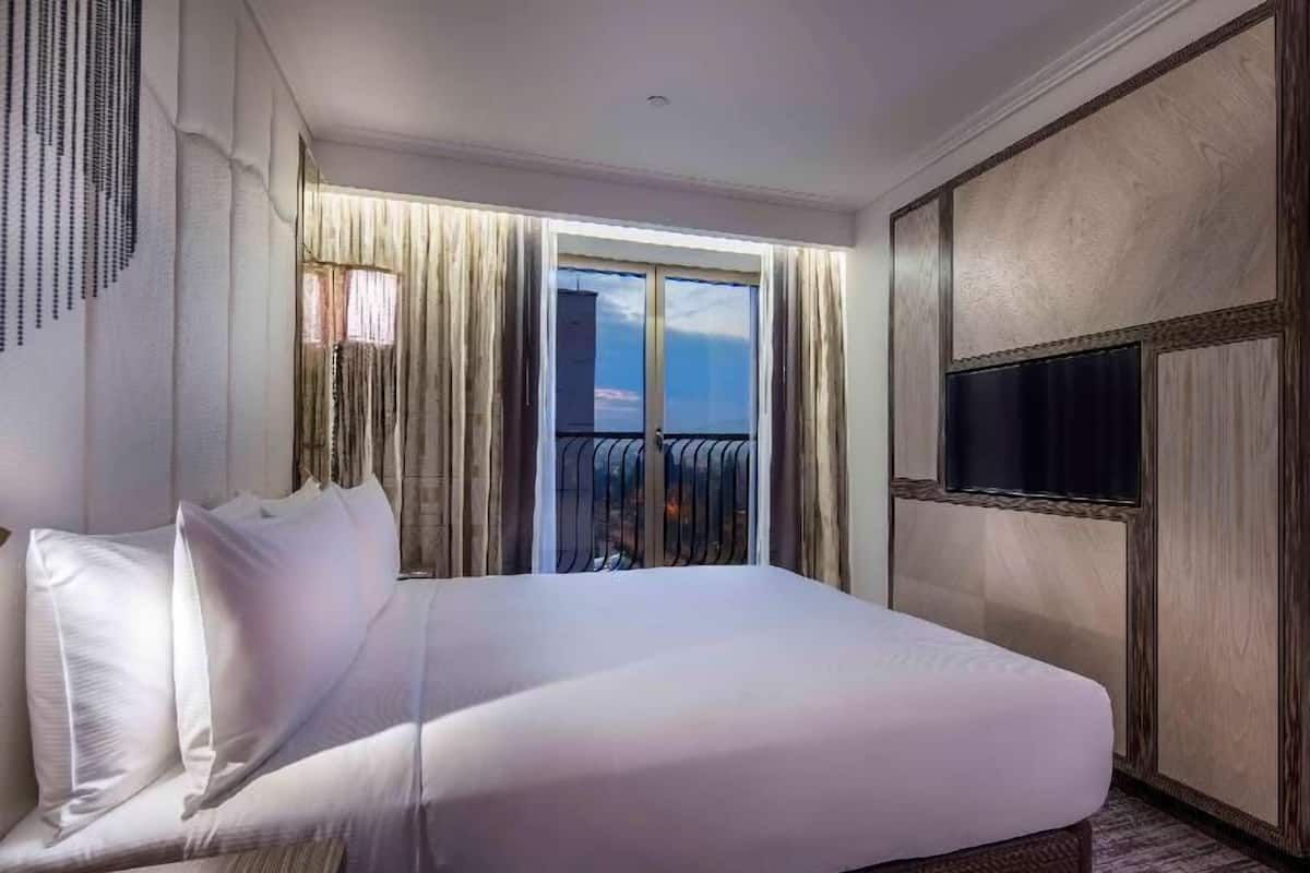 Minibar, coffre-fort pour ordinateur portable, bureau