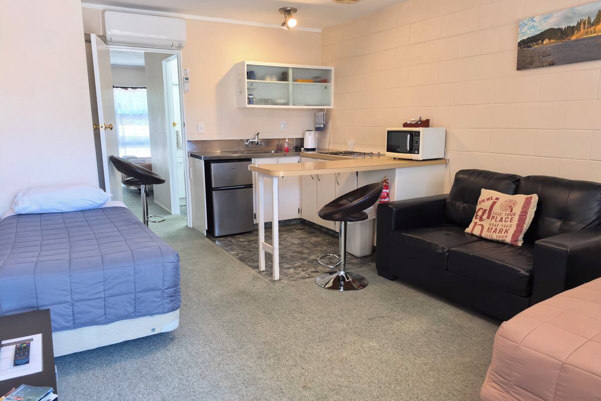 Apartment, 1 Bedroom | Living area