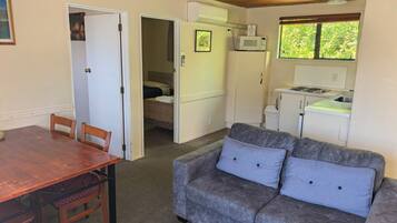 Apartment, 2 Bedrooms | In-room dining