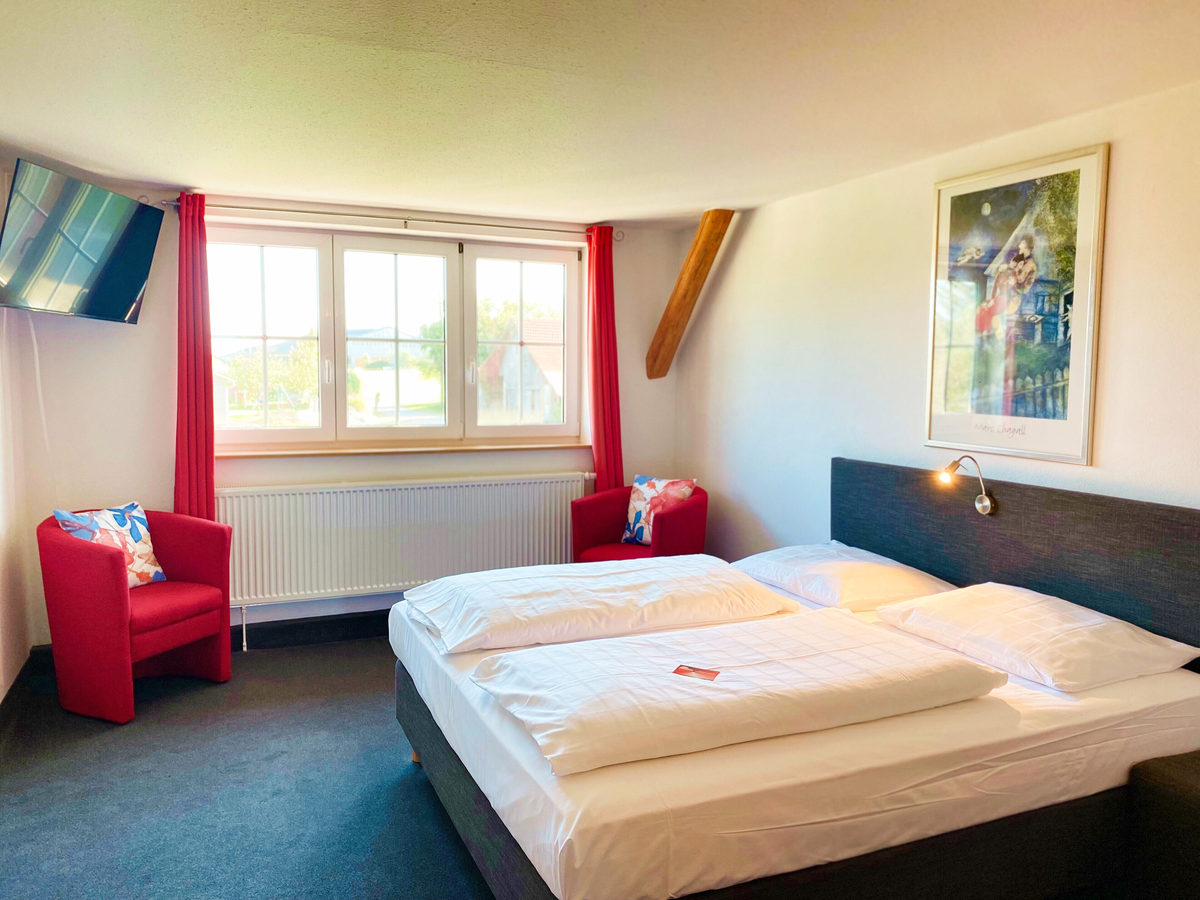 junior suite | 2 bedrooms, premium bedding, individually decorated, desk