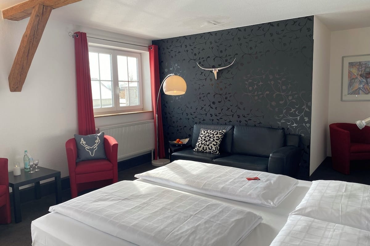 junior suite | 2 bedrooms, premium bedding, individually decorated, desk