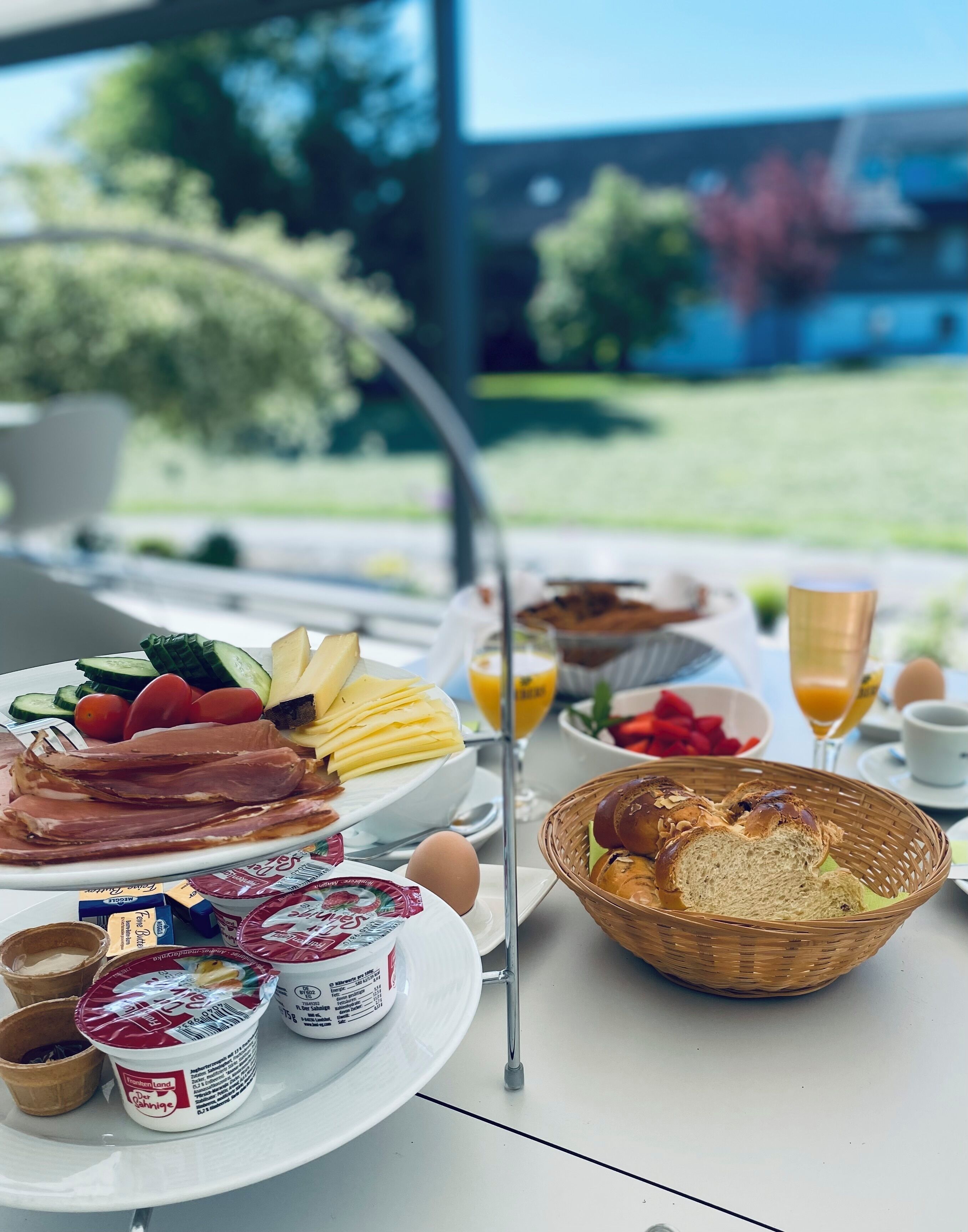 daily buffet breakfast (eur 15.00 per person)