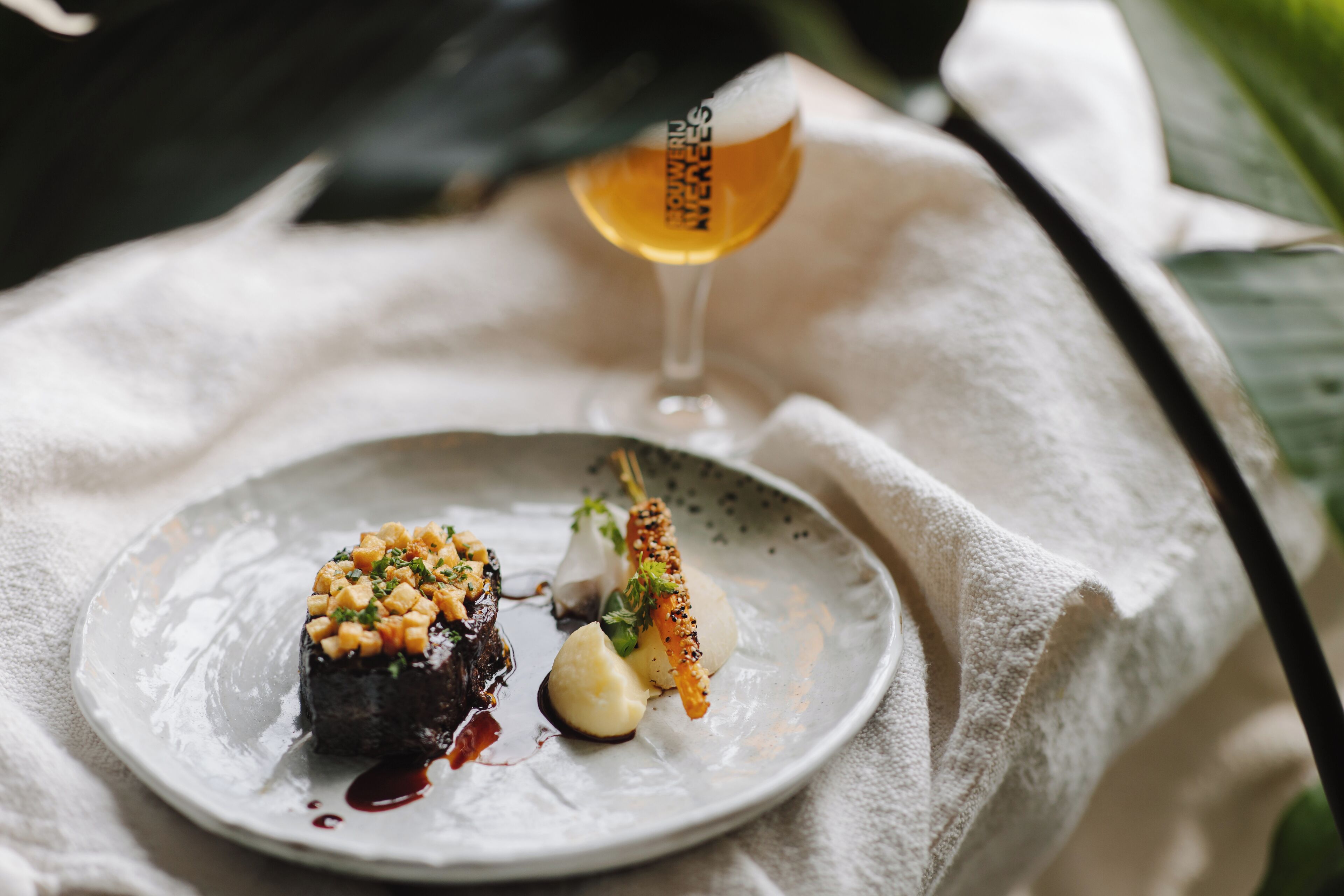 breakfast, lunch and dinner served