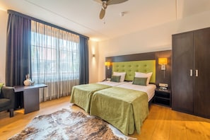 Triple Room | In-room safe, desk, laptop workspace, iron/ironing board