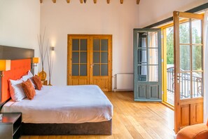 套房 | 客房内保险箱、办公桌、笔记本电脑工作区、熨斗/熨板