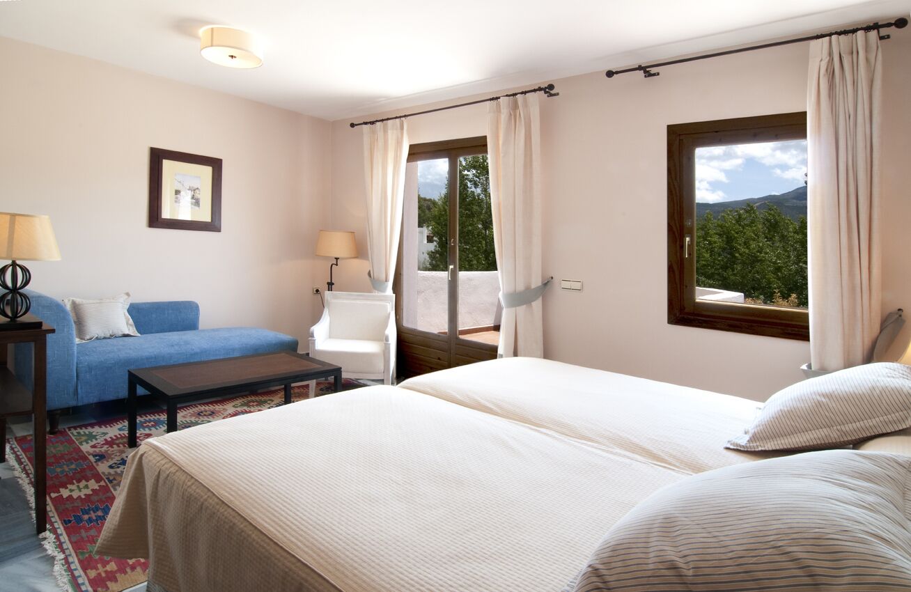 In-room safe, individually furnished, bed sheets