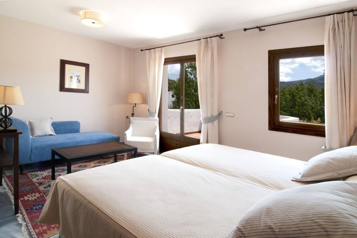 In-room safe, individually furnished, bed sheets