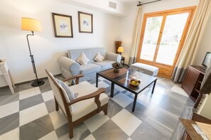 Family Suite, 2 Bedrooms | Living room | TV - Villa Turística de Laujar de Andarax (Laujar de Andarax)