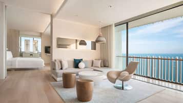 Suíte, 1 cama King, vista para o oceano (Prestige) | Cofres nos quartos, escrivaninha, cortinas blackout