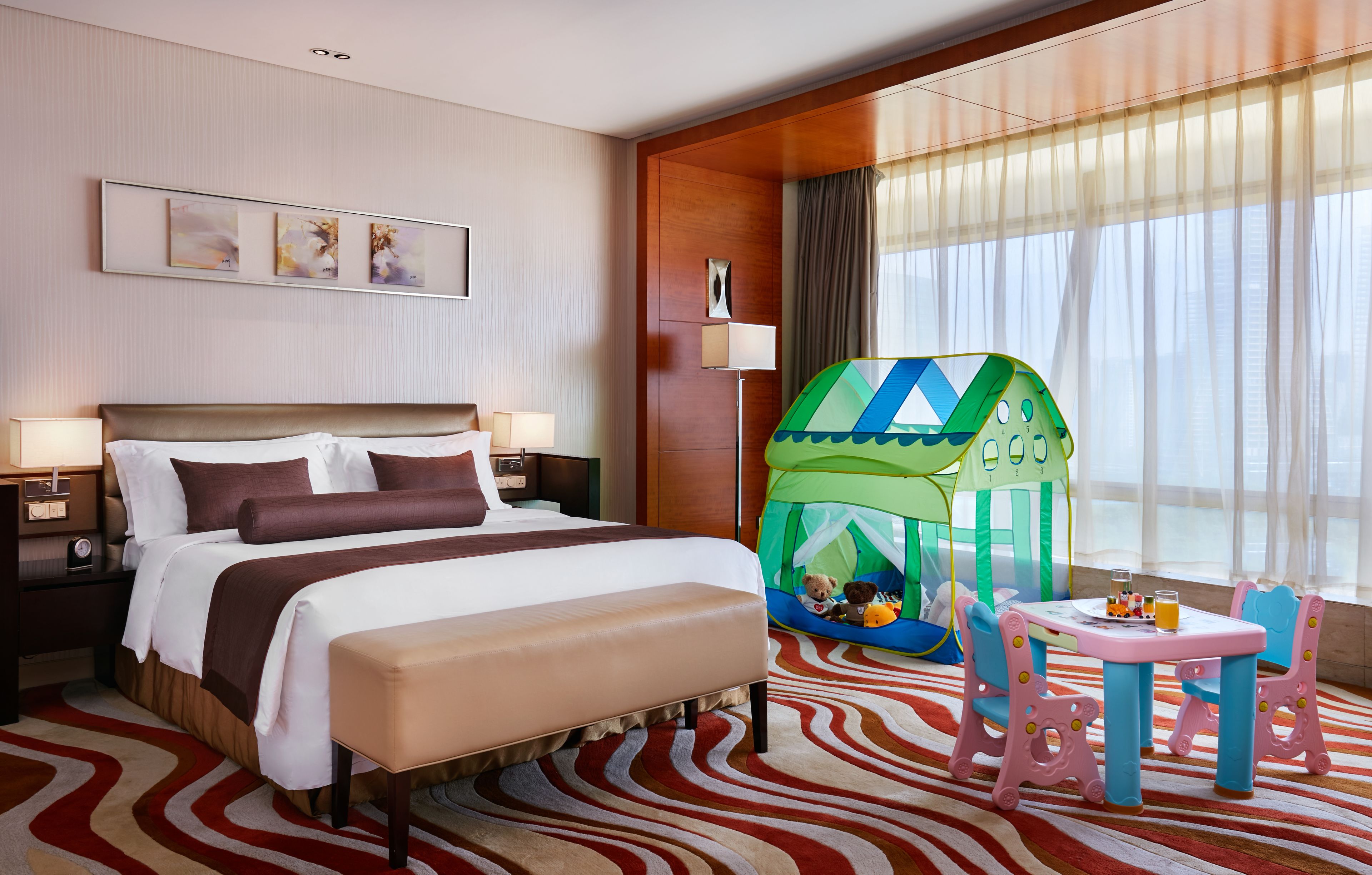 Room (Intercontinental, Special View) | Minibar, in-room safe, laptop workspace, blackout curtains