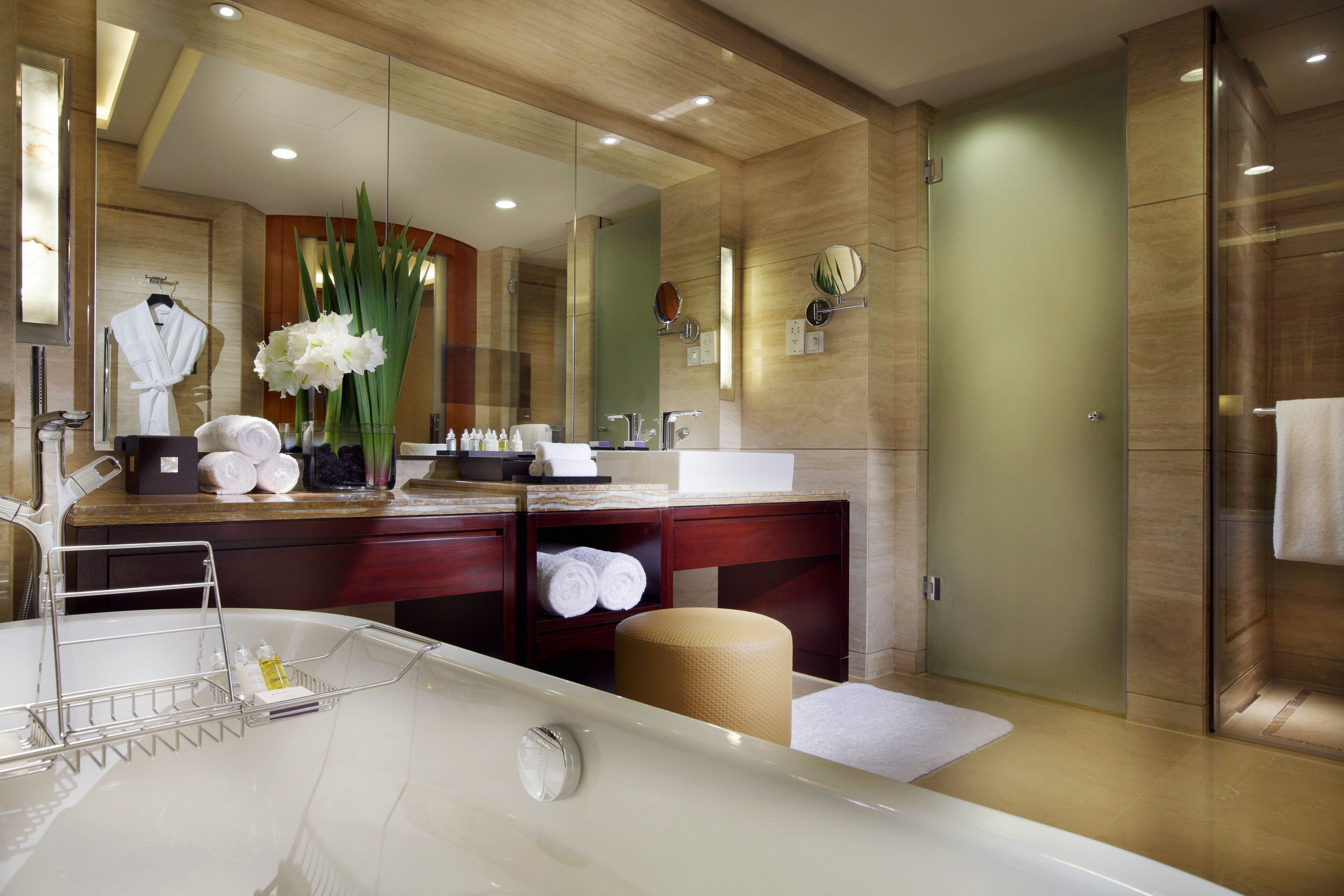 Ensemble douche/baignoire, baignoire relaxante profonde