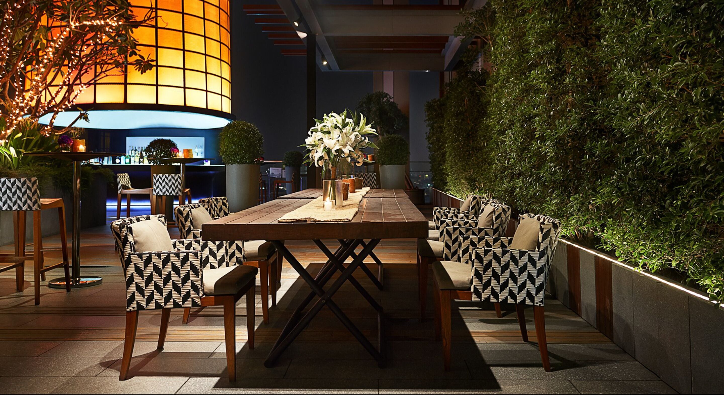 breakfast, lunch and dinner served