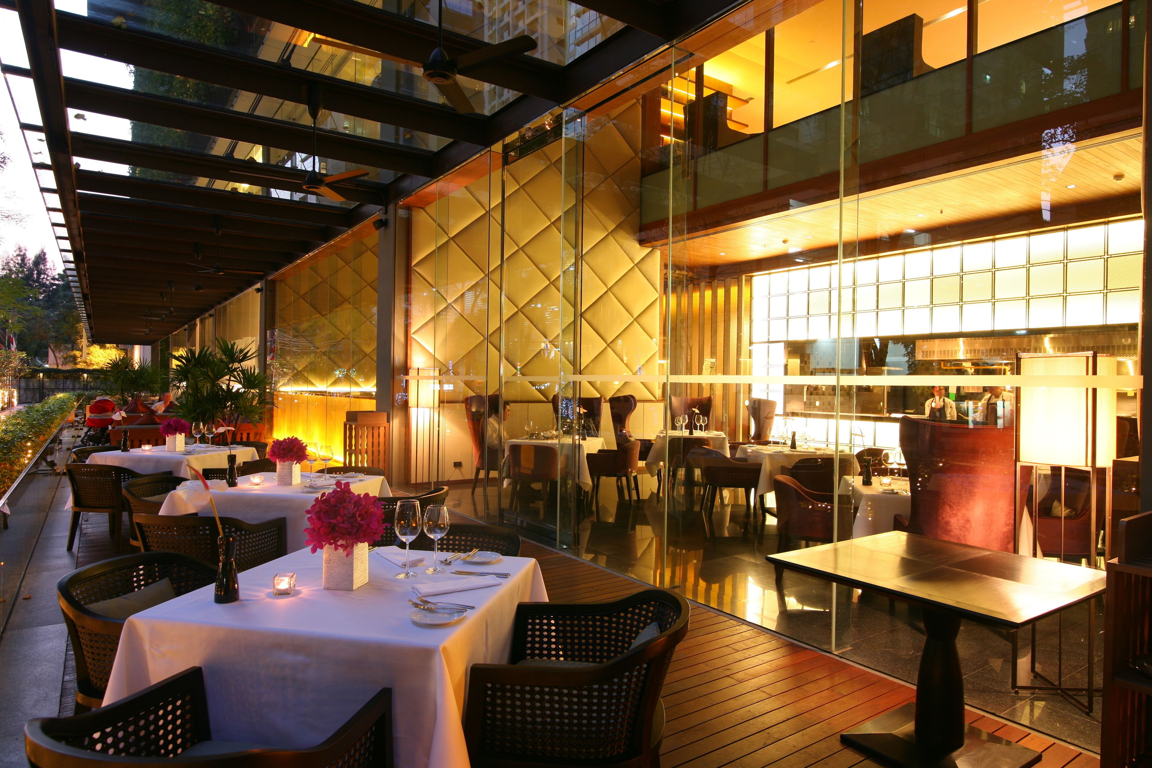 breakfast, lunch and dinner served