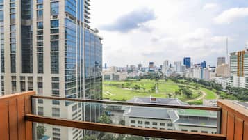 Horizon Suite | Courtyard view