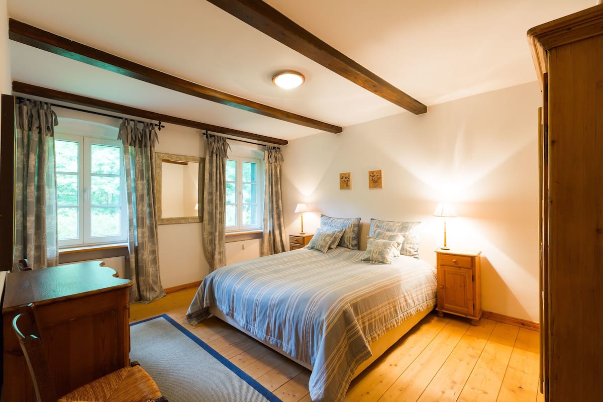 Appartement, 2 chambres, cuisine, rez-de-chaussée (Stuckwohnung)