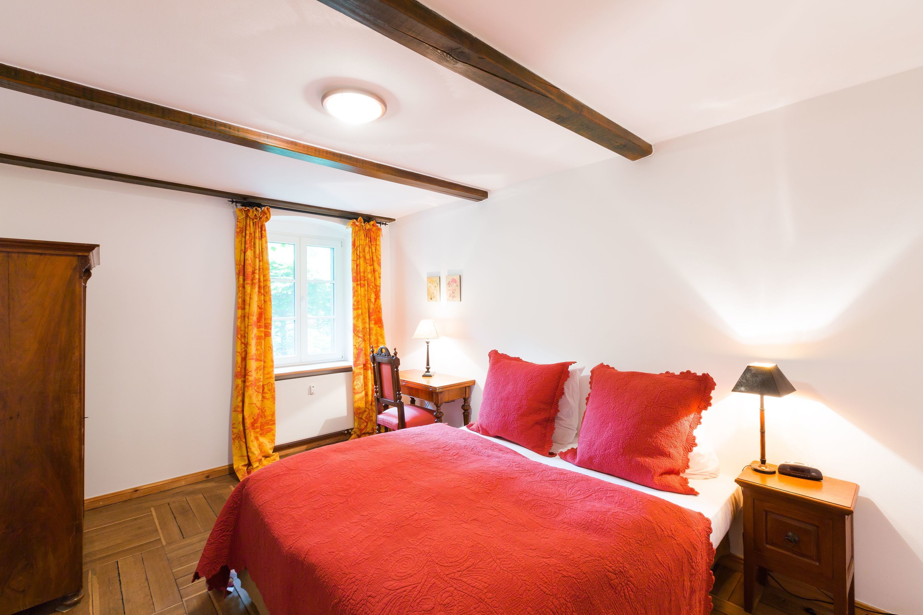 apartment, 2 bedrooms, kitchen, ground floor (stuckwohnung) | bathroom | free toiletries, hair dryer, bathrobes, towels