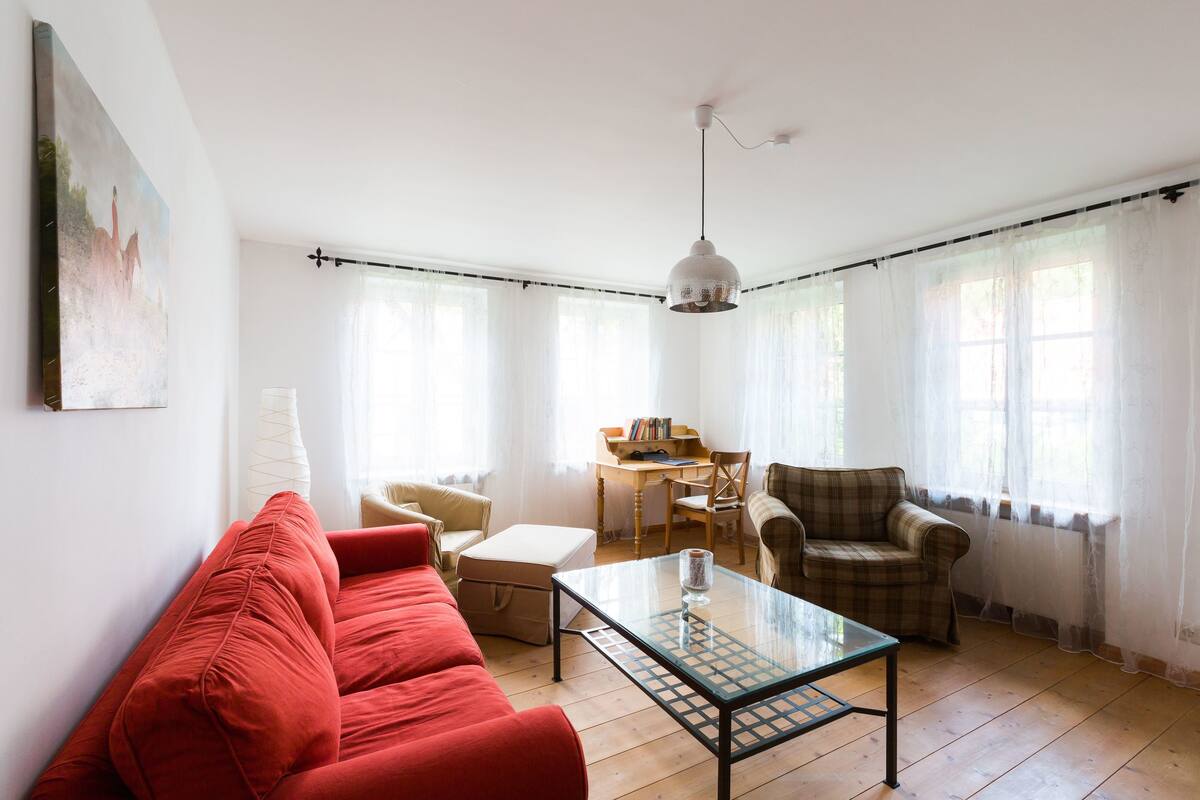 Appartement, 3 chambres, rez-de-chaussée (Reiterwohnung) | Salle de séjour | Télévision à écran plat
