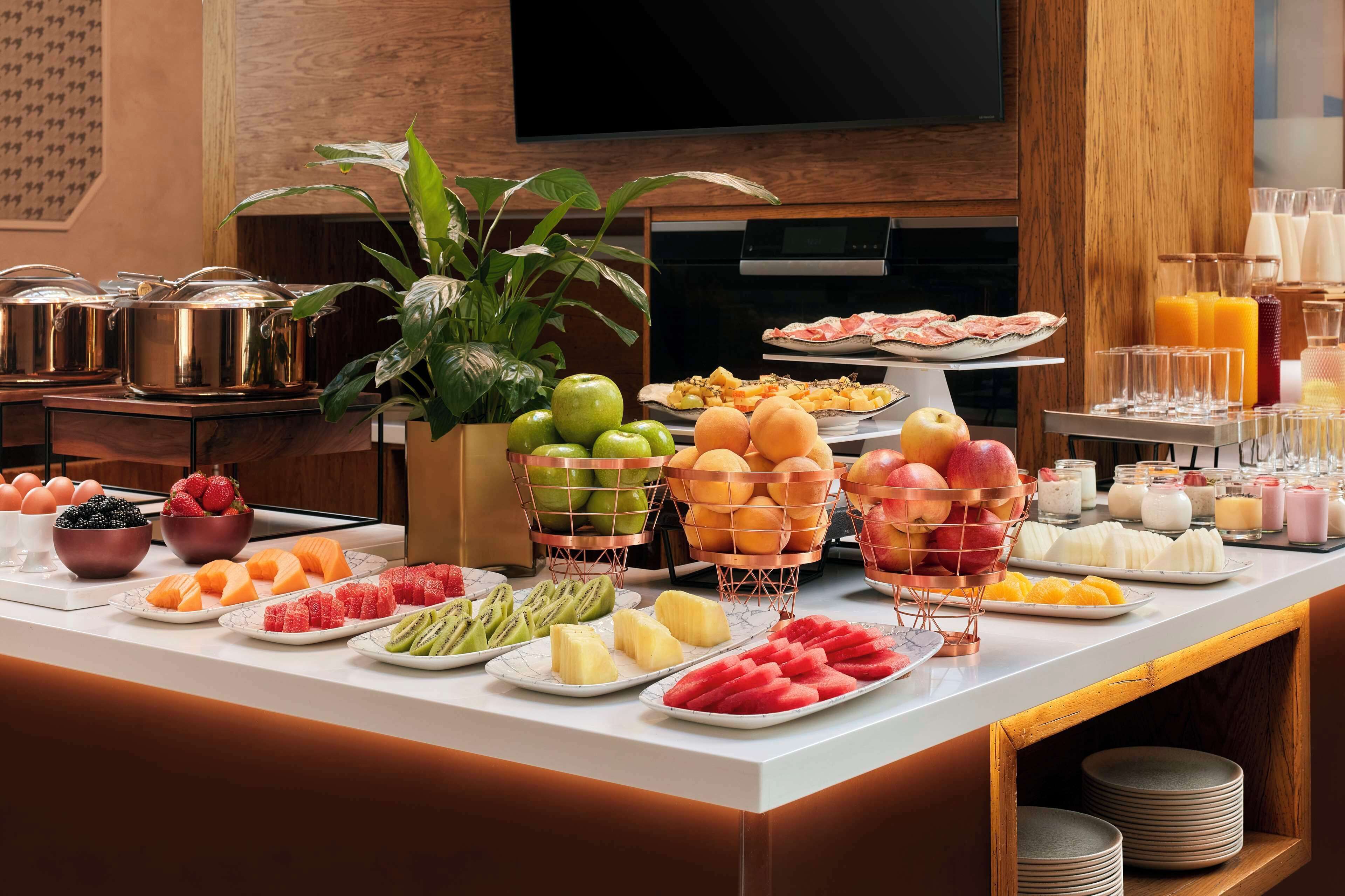 Dagelijks à la carte ontbijt (EUR 24 per persoon)