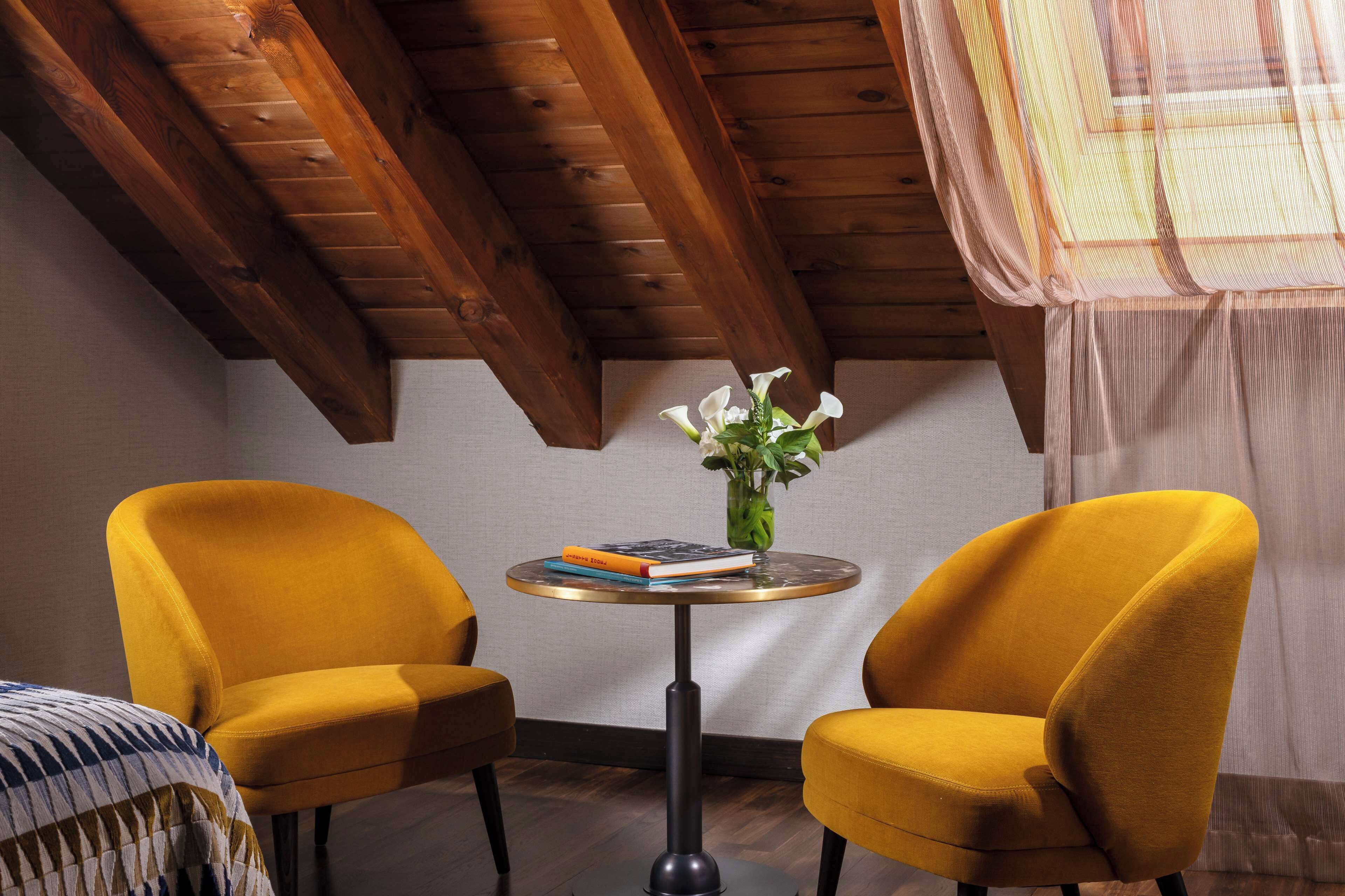 premium room | 1 bedroom, premium bedding, minibar, in-room safe