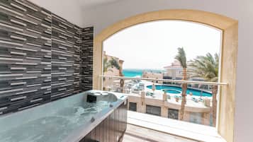Indoor spa tub