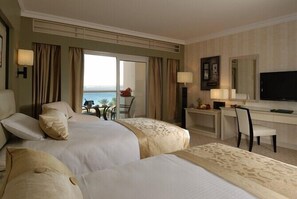 Superior Twin Room, Partial Sea View | Pemandangan dari bilik