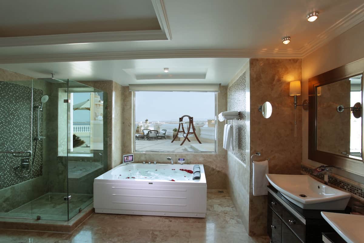 Royal Suite, 1 Bedroom | 1 bedroom, premium bedding, minibar, in-room safe