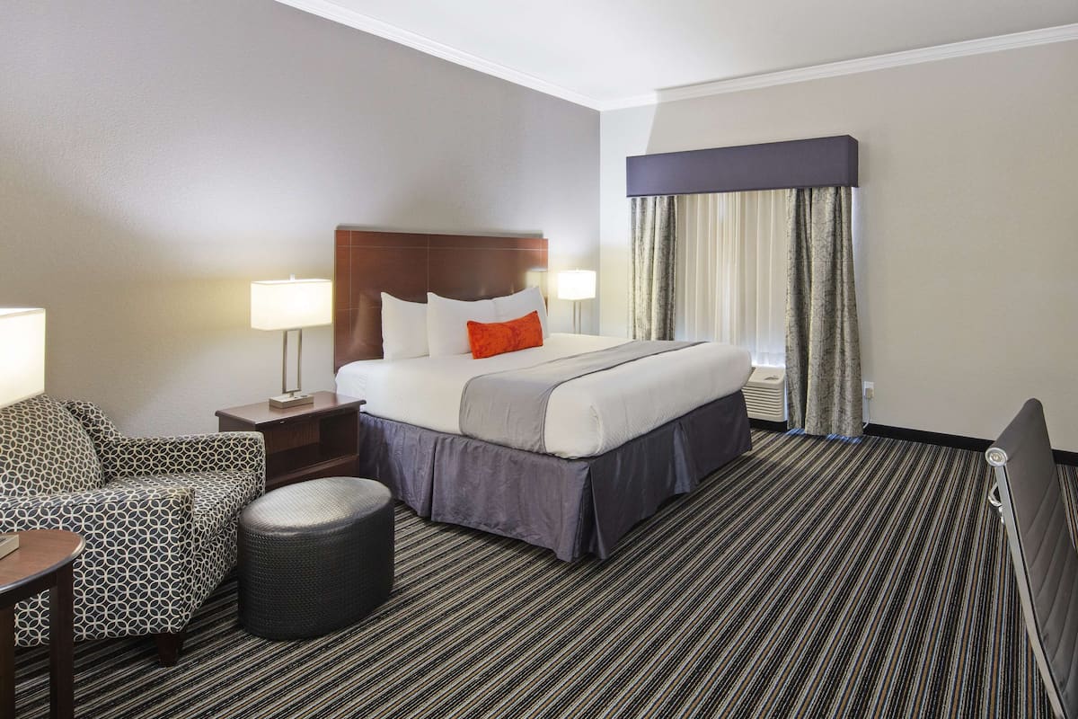 Premium bedding, pillowtop beds, desk, blackout drapes
