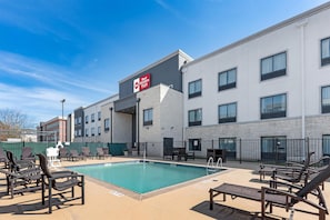 Outdoor pool - Best Western Plus Austin Airport Inn & Suites (Austin)