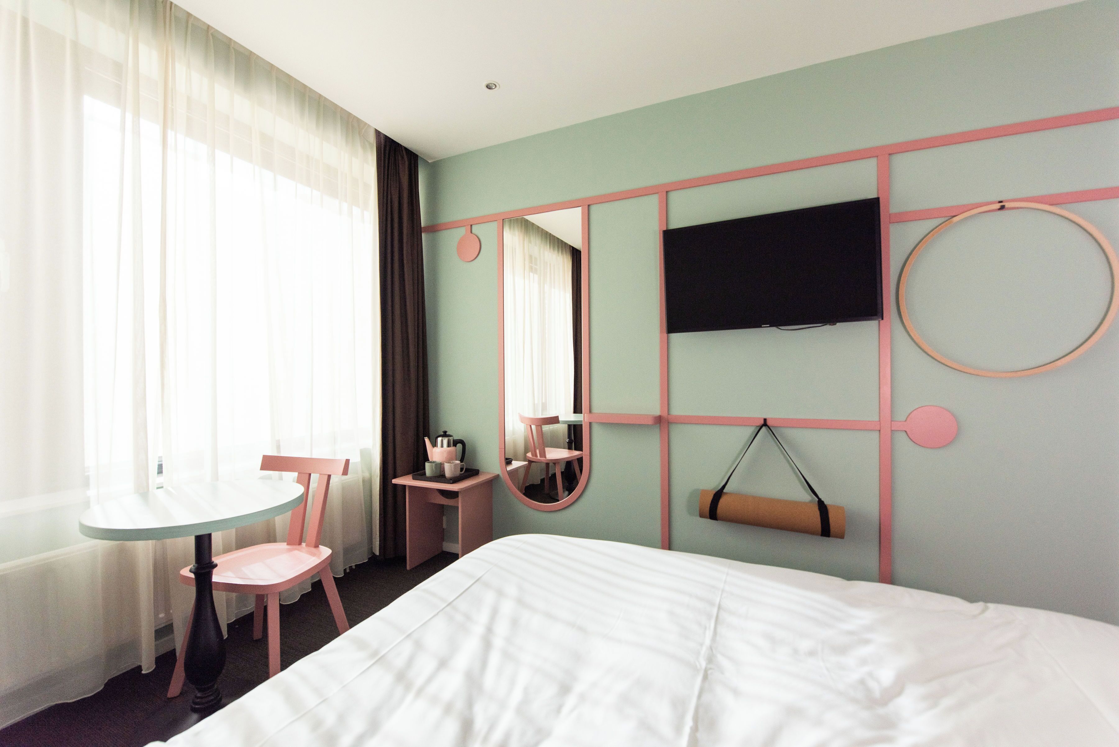 double room, 1 double bed | in-room safe, desk, blackout curtains, iron/ironing board