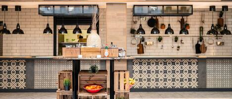 Frühstück, Mittagessen und Abendessen