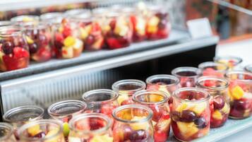 Uitgebreid ontbijt op werkdagen (GBP 16.75 per persoon)