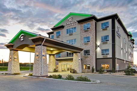 Front of property. Tisdale Canalta Hotel