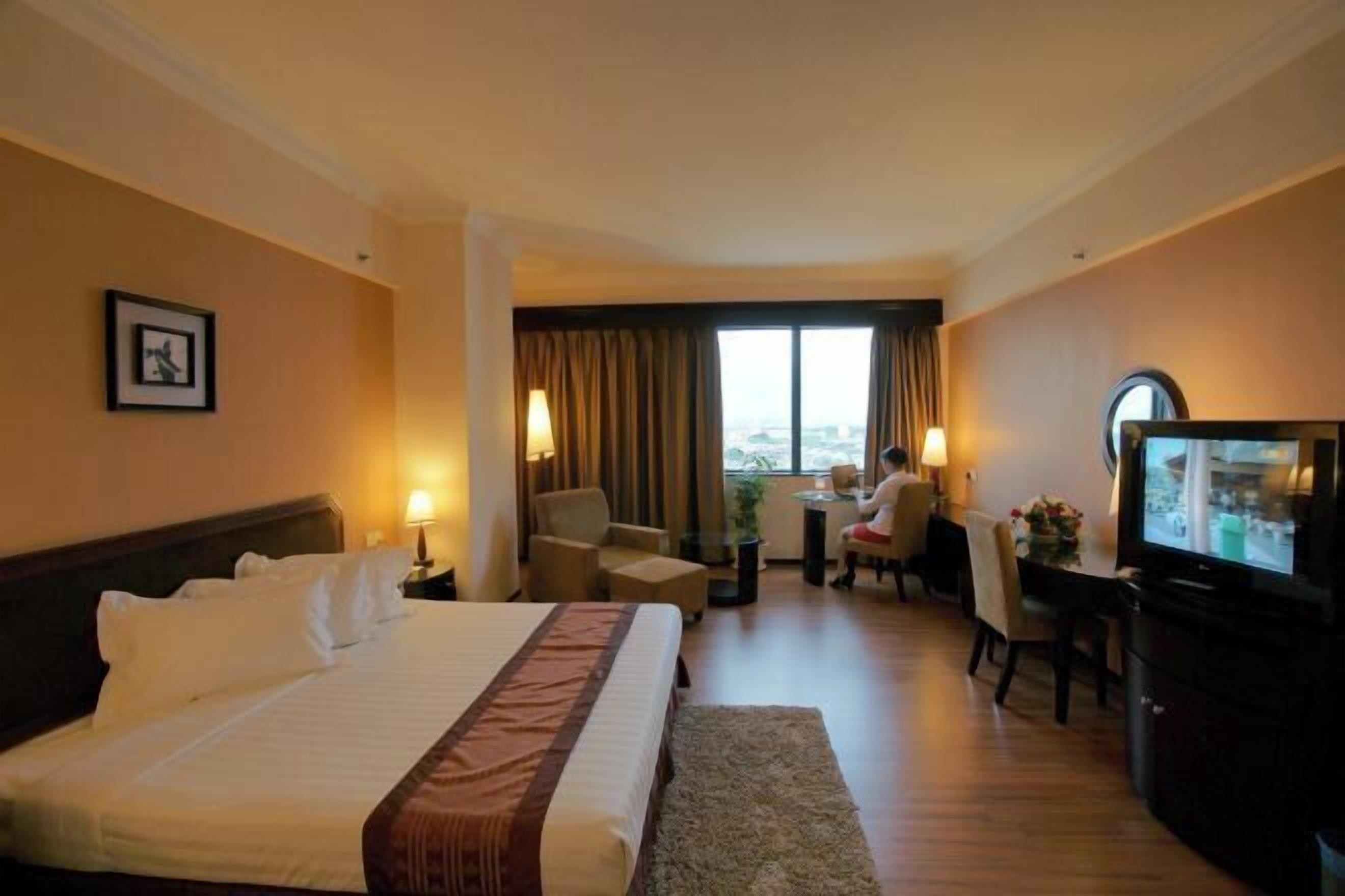 Desk, iron/ironing board, free WiFi