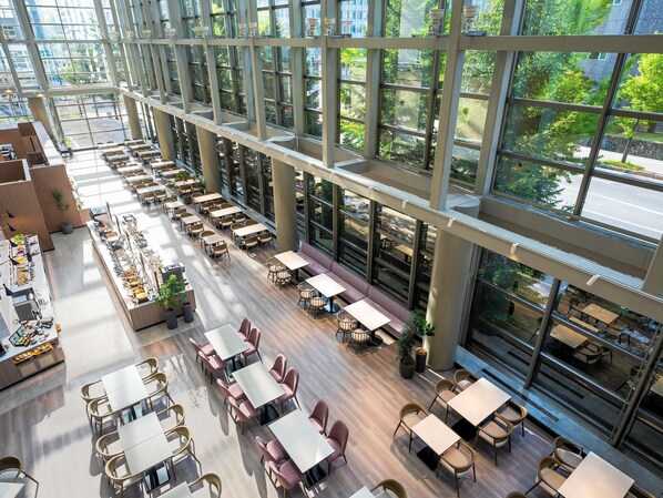 Desayuno buffet diario (JPY 3630 por persona)