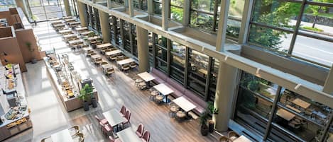 Daily buffet breakfast (JPY 3630 per person)