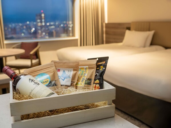 In-room safe, desk, blackout drapes, iron/ironing board - Grand Mercure Sapporo Odori Park (Sapporo)