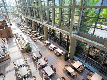 Desayuno buffet diario (JPY 3630 por persona). Grand Mercure Sapporo Odori Park