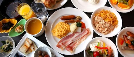 Daily buffet breakfast for a fee