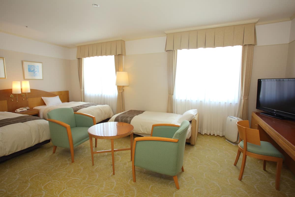 Triple Room | 1 bedroom, in-room safe, desk, blackout drapes