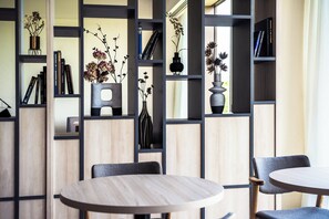 2 restaurants, breakfast served - ANA Holiday Inn Kobe Sanda by IHG (Sanda)