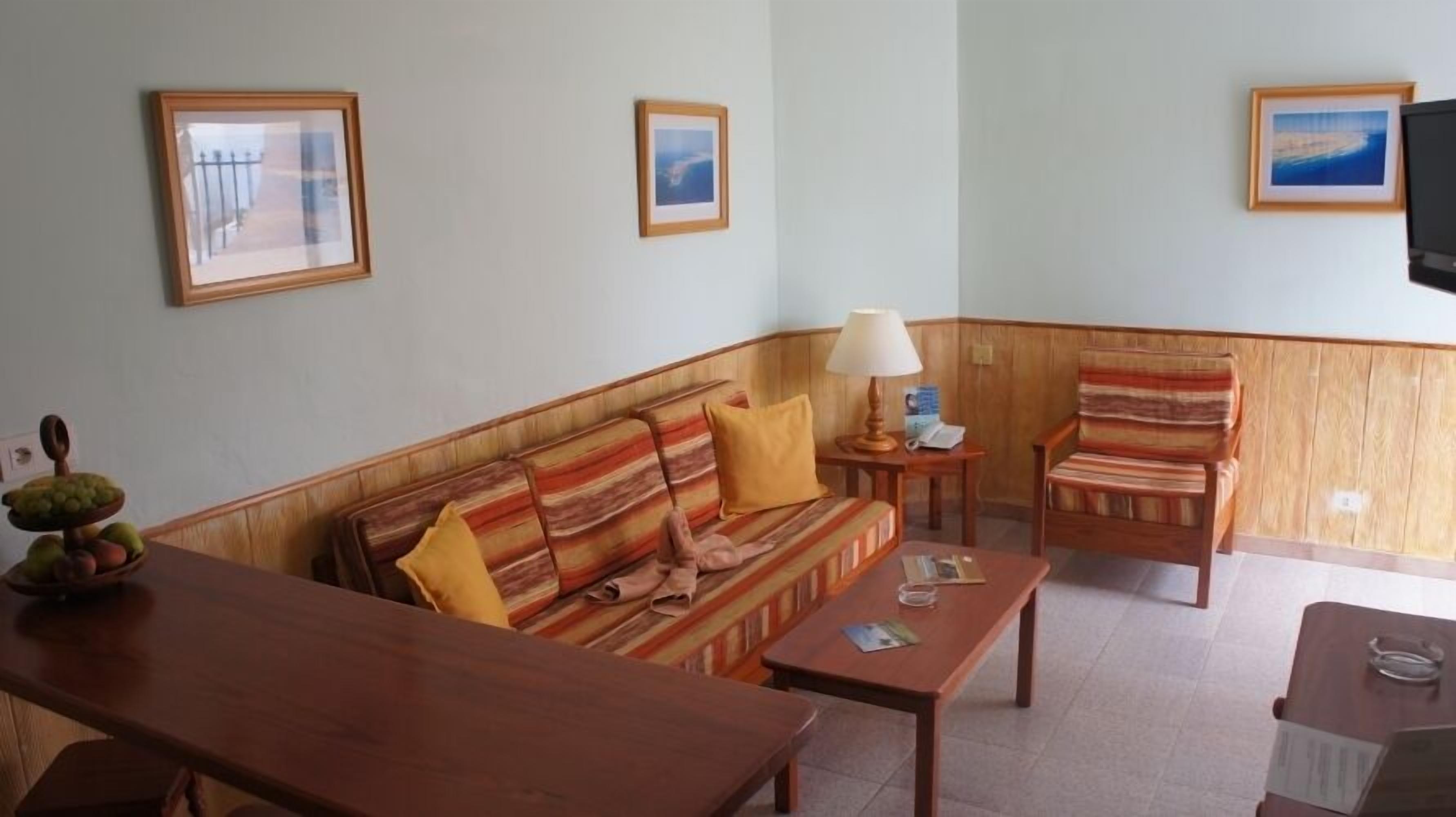 19-inch plasma tv with digital channels, tv