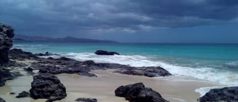 Una spiaggia nelle vicinanze