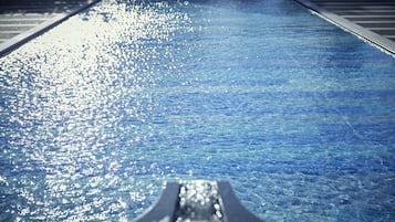 Piscina externa sazonal