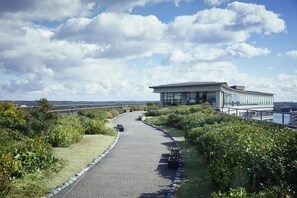 تفاصيل الفندق من الخارج