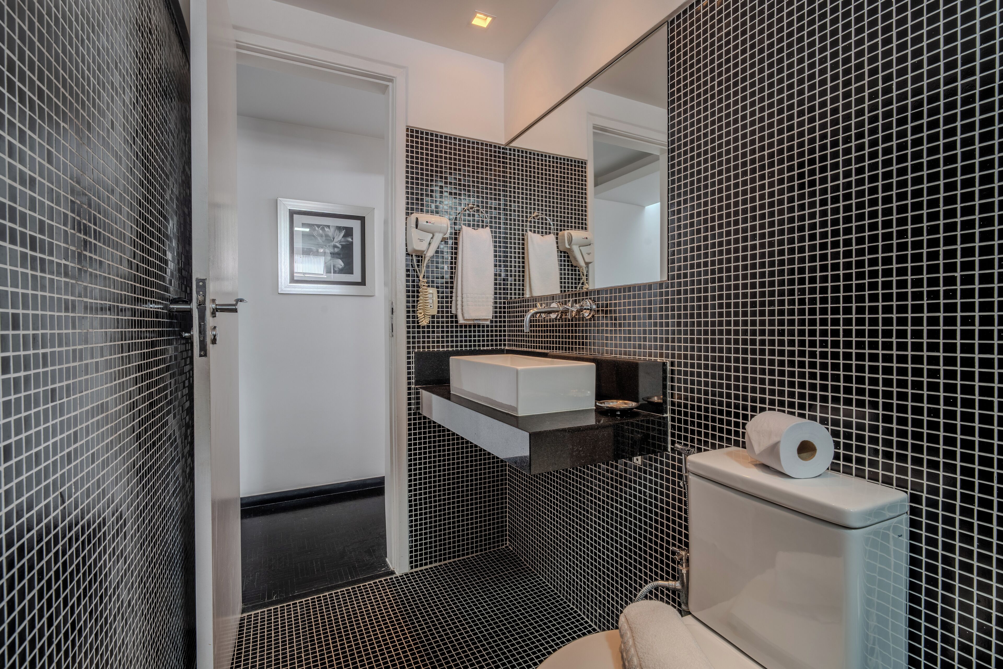 deluxe suite, 1 double bed | bathroom | shower, rainfall showerhead, free toiletries, towels